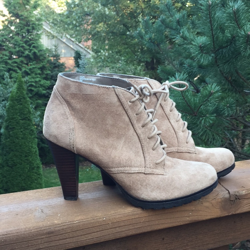 Booties with heel